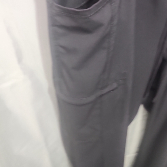Source Unknown Gray Cargo Pants with Straight Leg and Technical Fabric - Picture 4 of 7